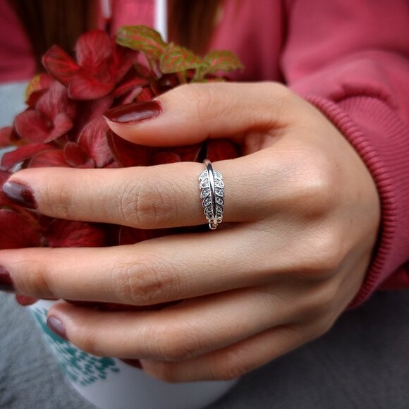 Zen Leaf Ring - Picture 1 of 5